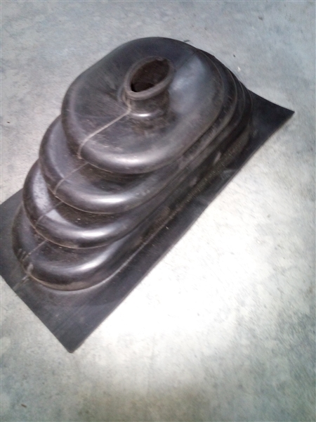 Кожух 700А.00.67.107-1 рычага КПП (пыльник)