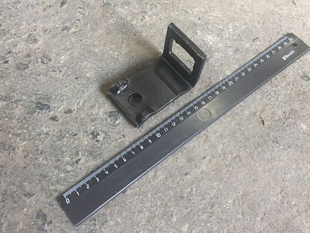 Зажим (кронштейн) для S-образной стойки 2472 32х12 мм (рама 50x12 мм) Bellota (12472-5012R)