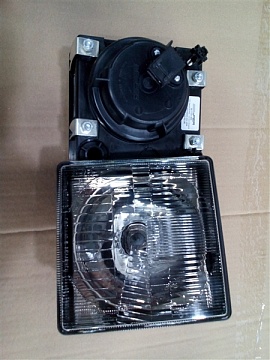 Фара дор.квадр.встроен. с лампой АКГ Н4 60/55Вт (пласт) 08 7101 000 (БЕЛ-ФЕР)