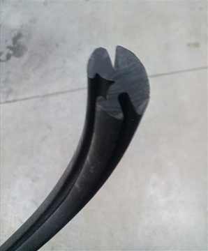 Профиль резиновый (уплотнитель) МК ПР-1А (НТ-10 ТДТ-55)