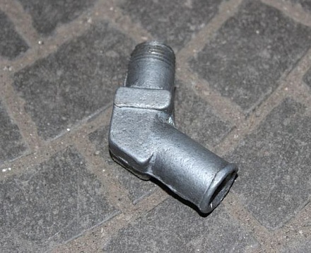 ШТУЦЕР ОТОПИТЕЛЯ 469-8101040