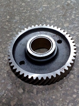 Шестерня 260-1006240 Z-47 промежуточная со втулкой (ММЗ) (угол зуба 28"58)