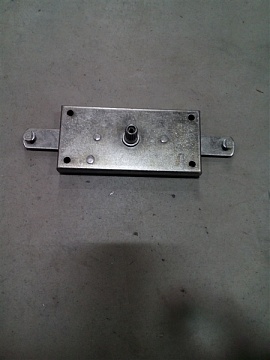 ЗАМОК ЗАДНИЙ ДВЕРИ 452 (центральный) 451-6323012