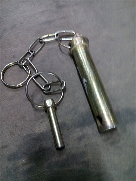 Палец стопорный центральной тяги МТЗ в сборе А61.03.001-02.00сб (палец А61.03.001-02, цепочка А61.08.001-1,чека А61.05.00)