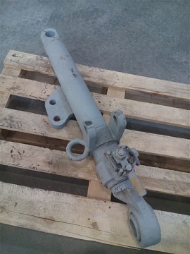 Тяга правая навески 700А.46.28.400-1 в сборе (завод)