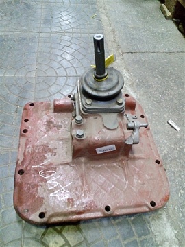 Крышка коробки передач 79.37.012