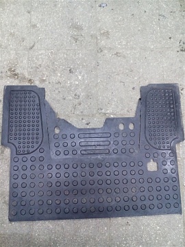 Коврик кабины средний УК МТЗ-80/1221 80-6702337