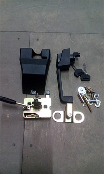 Замок двери УК лев. 80-6105010 (в сб. с ручкой) наруж (аналог)