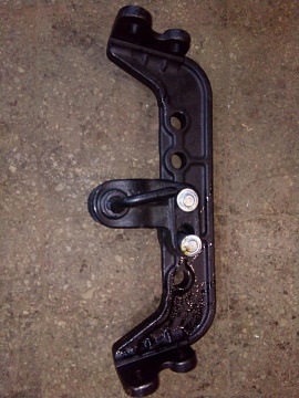 Поперечина приц.устр-ва в сб. с вилкой МТЗ-80 80-4605025 (ВЗТЗЧ)