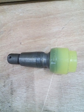 Палец рулевой шаровой МТЗ-1221 1220-3003021П в сборе (в полиуретане, гайка + чехол) МР