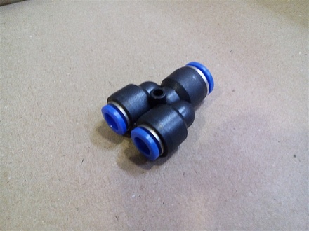 Фитинг - переходник тройной Y-образный 10-8-8мм (PW 10-08-08) АТ-0774 см. СП