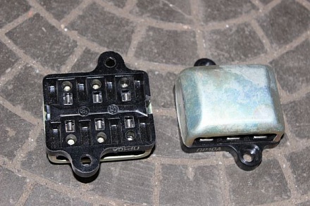 БЛОК ПРЕДОХРАНИТЕЛЕЙ 469-3722000