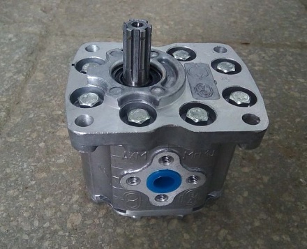 Насос НШ-10 (6 шлицов) правый НШ-10 Д-3 (Винница)