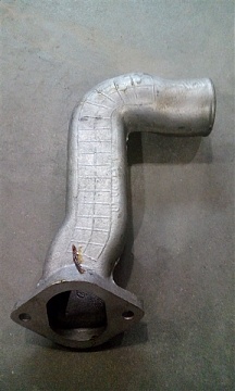 Патрубок водяного насоса 260-1307048 МТЗ-1221