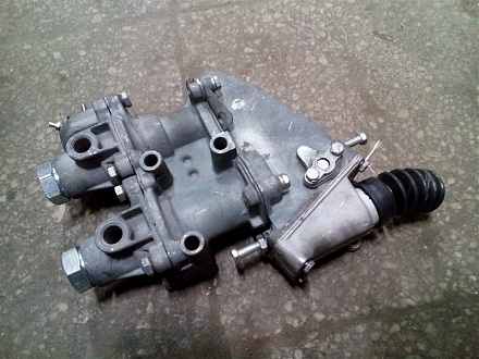 Кран тормозной Т-150 151.64.027