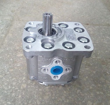 Насос НШ-10 (6 шлицов) левый НШ-10 Д-3 (Винница)