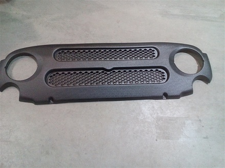 НАКЛАДКА ОБЛИЦОВКИ РАДИАТОРА Хантер с сеткой 3153-8401112