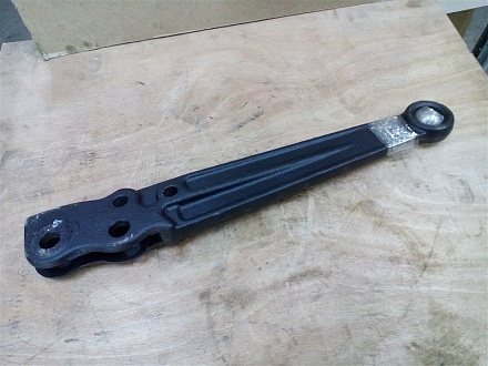 Тяга задней навески правая МТЗ большая 70-4605050 РЗТ