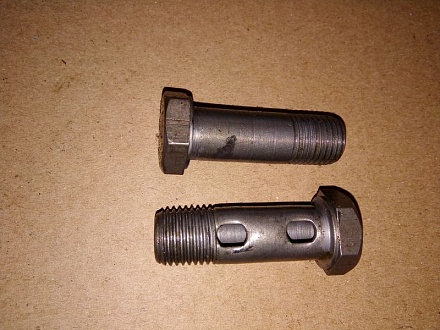 Болт угольника Д-240 240-1111103-А-01 ф14, 2 отверстия (аналог)