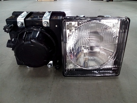 Фара дор.квадр.встроен.с лам. АКГ Н4 60/55Вт ФГ-308 (ан.08 7101 000) AE