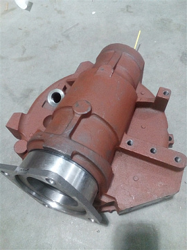 Корпус редуктора п.в.м. левый  в сборе с гильзой  52-2308115-А2 (аналог)