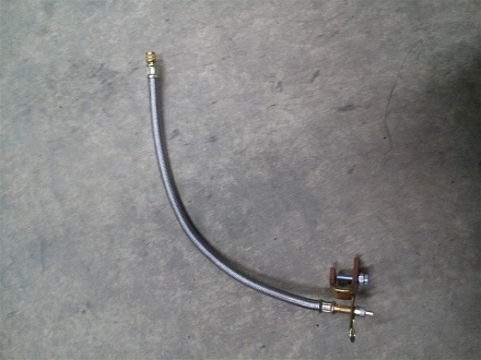 Шланг подкачки м/к 35 см с кронштейном (Автомагнат)