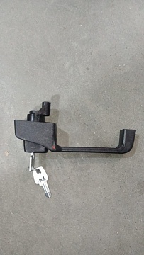 Ручка двери левая 80-6105300-А1 (или см. код 5041)