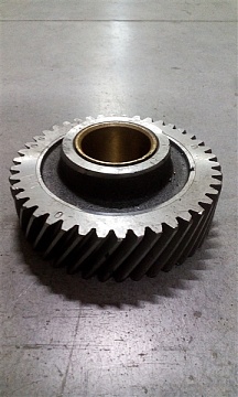 Шестерня промежуточная со втулкой ЮМЗ (Z=42) Д04-С02