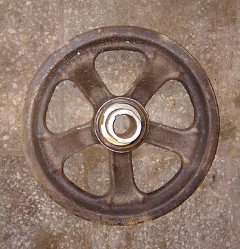 Каток опорный с пыльником ДТ-75 54.31.021И