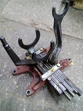 Корпус вилок КПП в сборе МТЗ-80  50-1702080 (ОАО МТЗ)