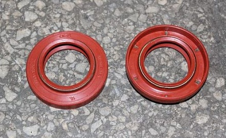 САЛЬНИК ХВОСТОВИКА УСИЛЕН. 42х68х16.4 красный 3741-1701212