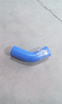 Патрубок радиатора МТЗ -80  нижний  50-1303062  AIMPULS (силикон)