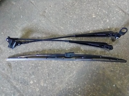 Рычаг со щеткой стеклоочистителя МТЗ 787.000.030 (н/о) (65см) 2 рычага передний (А)