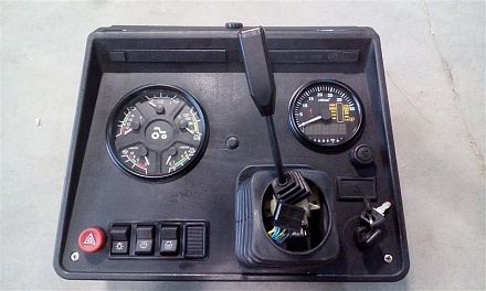 Щиток приборов 80-3805010-Д1-09 МТЗ-82 (под комбинацию) (аналог)
