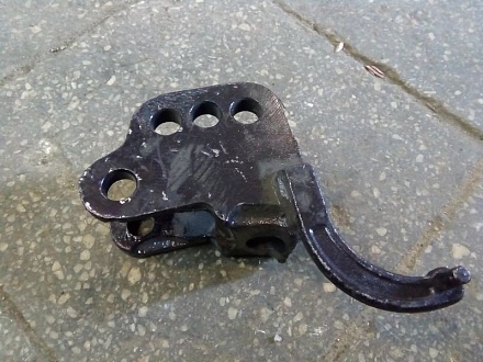 Серьга МТЗ  70-4605330