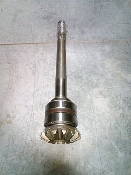 Вал вертикальный МТЗ в сборе с подшипниками 52-2308135 (ОАО МТЗ)