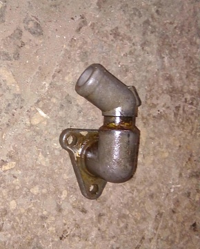 Угольник гидросистемы со штуцером МТЗ 85-4607425 (ОАО МТЗ)