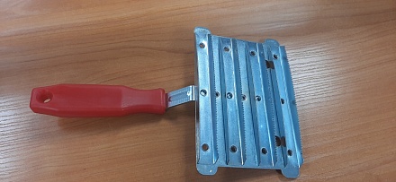 Скребница 8-ми рядная для чистки КРС 