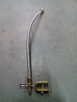 Шланг подкачки м/к 35 см с кронштейном МАЯКАВТО